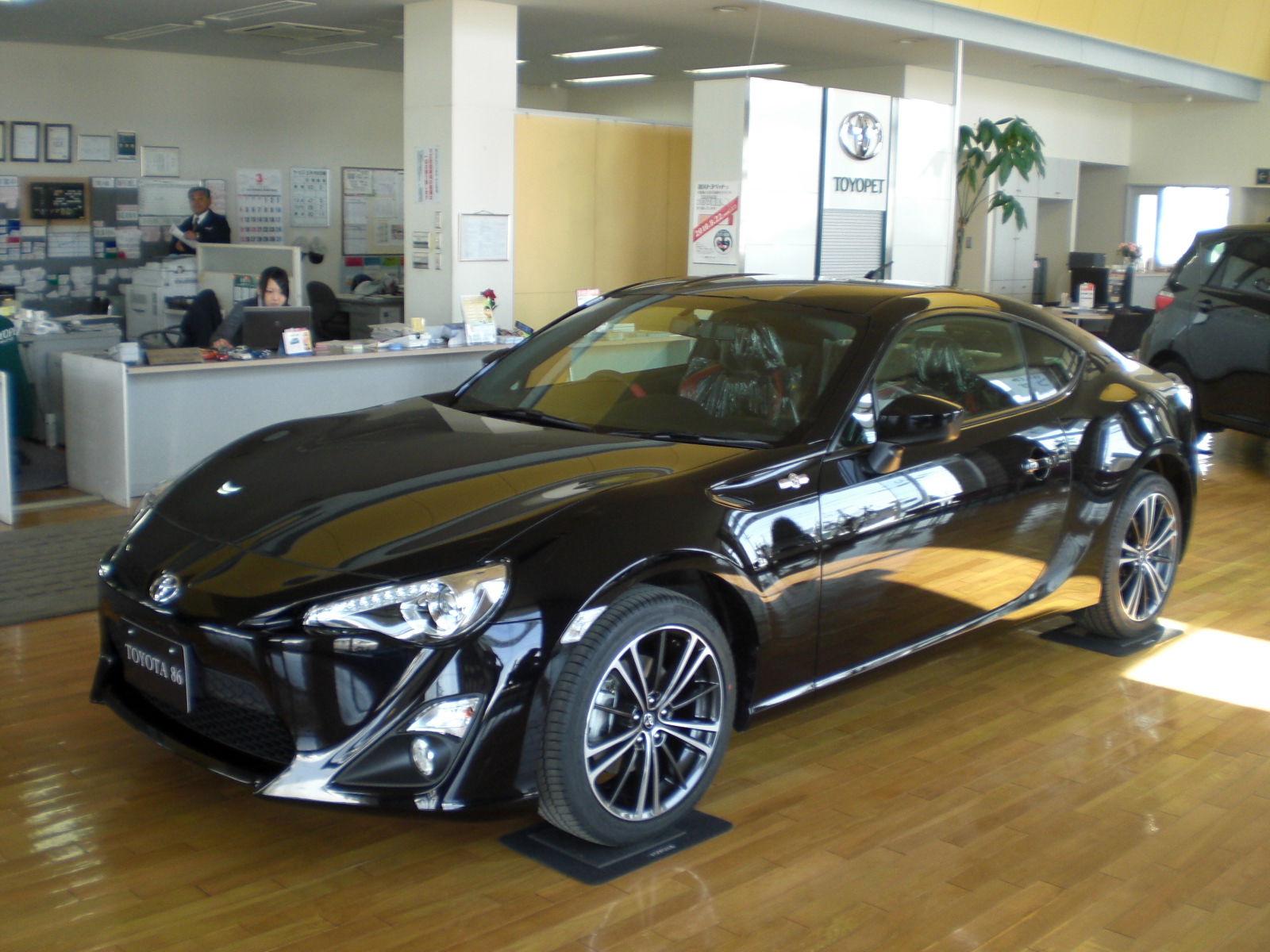様々なスポーツカーがトヨタ